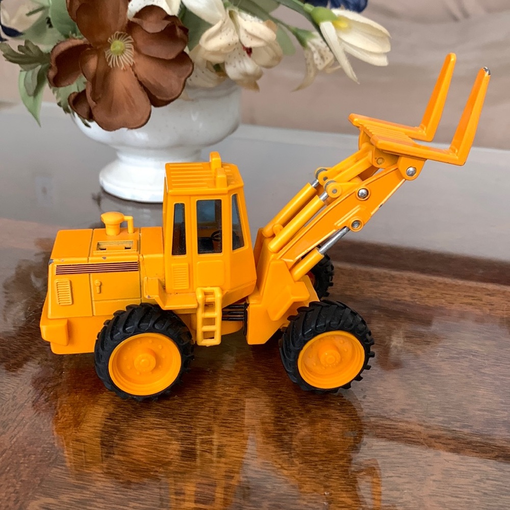 Fork Lift Construction Farm Vehicle Metal Toy Tractor Diecast Truck Vintage